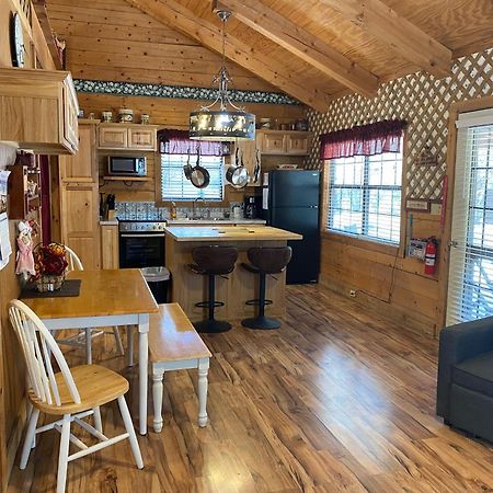 A Peace Of Heaven Cabins And Rv Vanderpool Εξωτερικό φωτογραφία