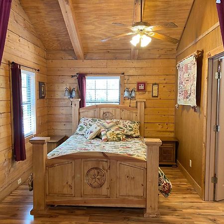 A Peace Of Heaven Cabins And Rv Vanderpool Εξωτερικό φωτογραφία