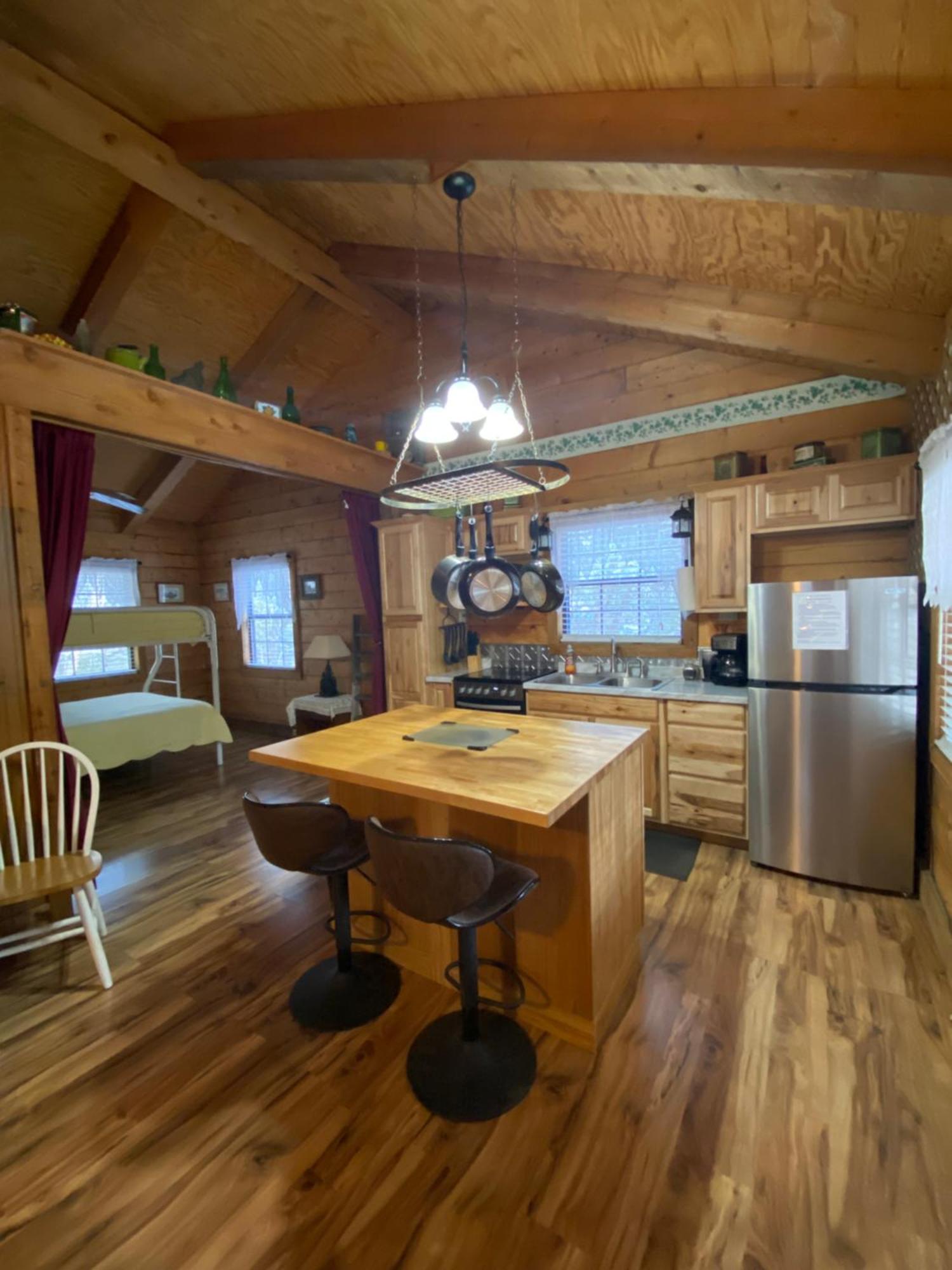 A Peace Of Heaven Cabins And Rv Vanderpool Εξωτερικό φωτογραφία