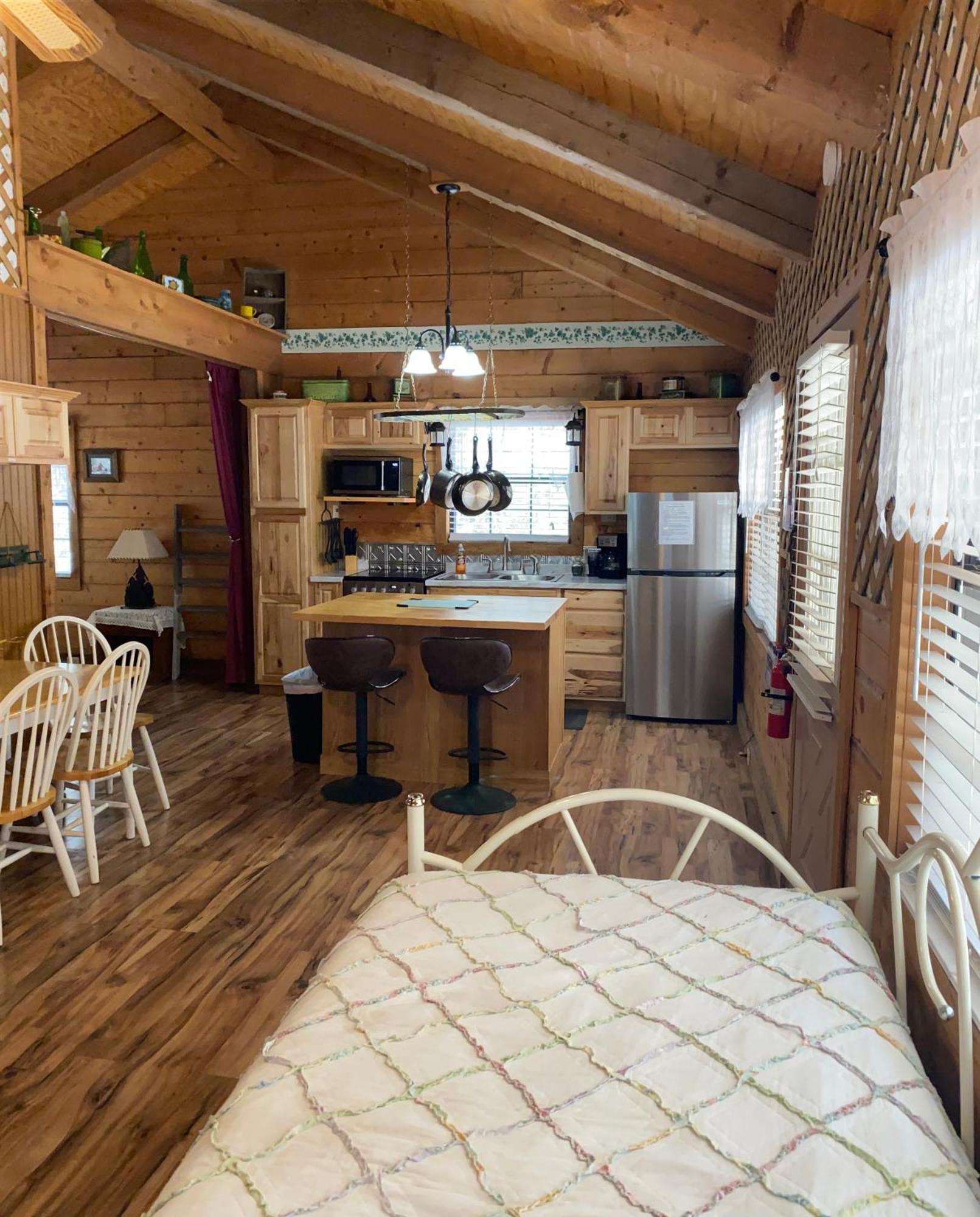 A Peace Of Heaven Cabins And Rv Vanderpool Εξωτερικό φωτογραφία