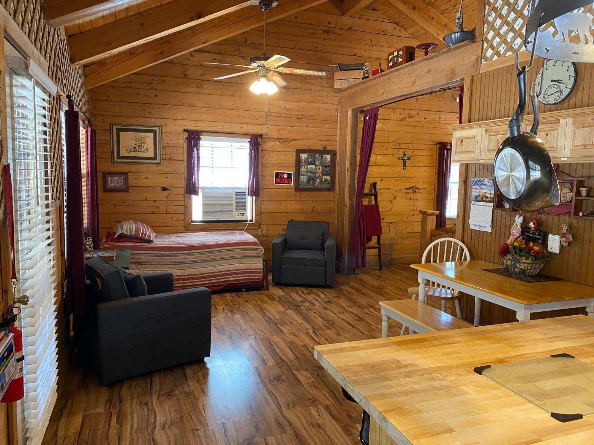 A Peace Of Heaven Cabins And Rv Vanderpool Εξωτερικό φωτογραφία