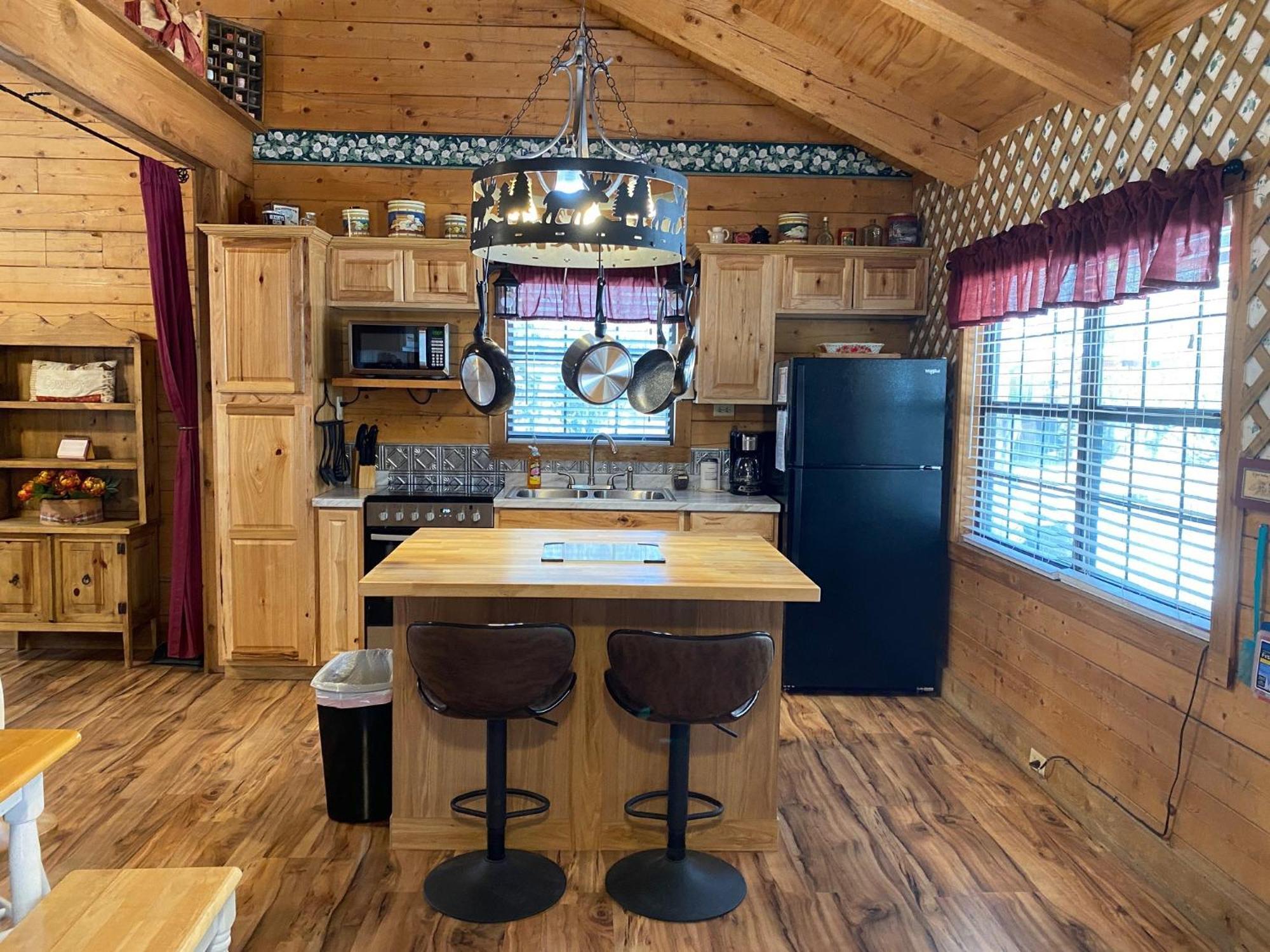 A Peace Of Heaven Cabins And Rv Vanderpool Εξωτερικό φωτογραφία